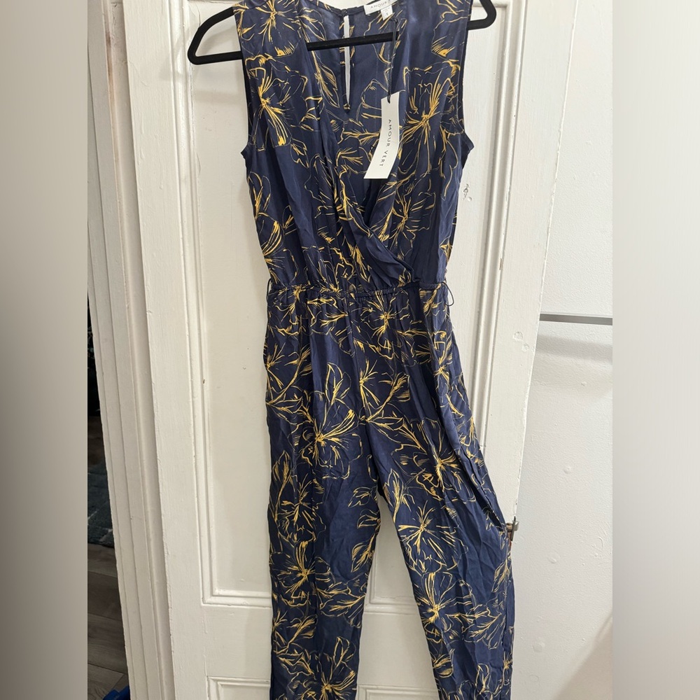 Amour very jumpsuit- super chique